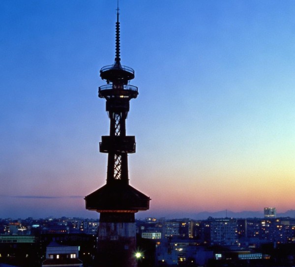 夜幕下的城市魅力揭秘，平城夜探记,夜幕下的城市魅力揭秘，平城夜探记,历史,美食,神秘,第1张