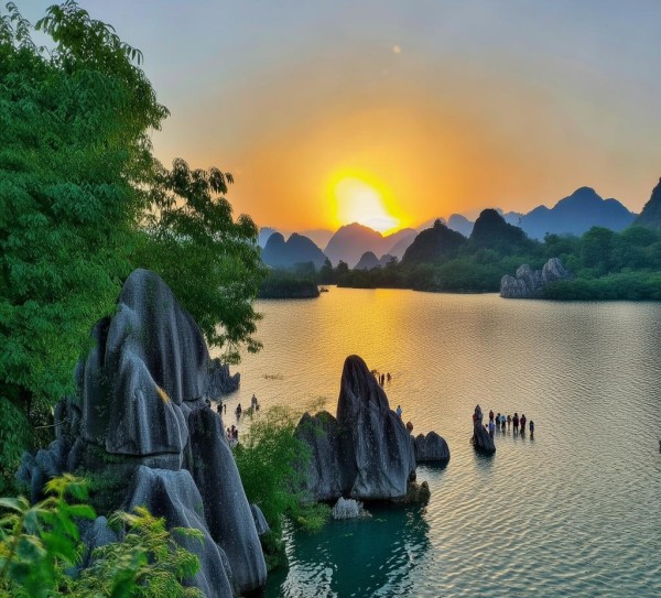 昆明必游美景，发现不可错过的旅游胜地,昆明必游美景，发现不可错过的旅游胜地,历史,景点,风情,第1张