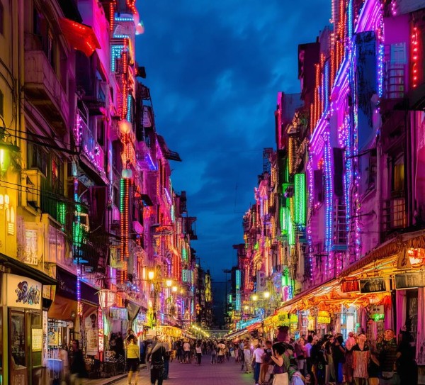 夜未央·城北璀璨，探索夜晚魅力之地,夜未央·城北璀璨，探索夜晚魅力之地,美食,风光,自然,第1张