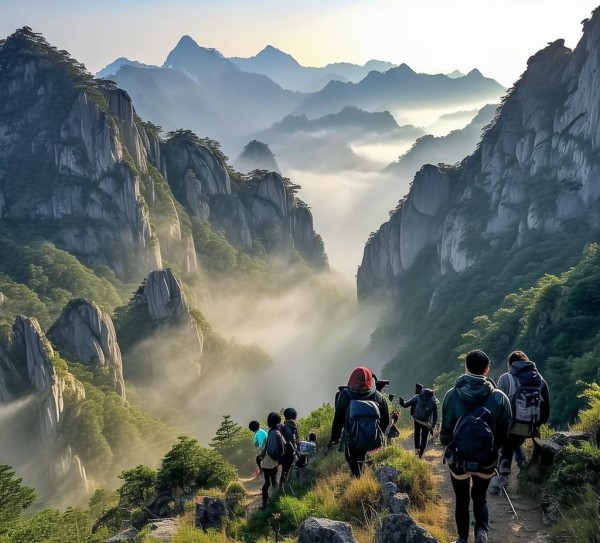 黄山，揭秘山岳旅游的瑰宝之旅,黄山，揭秘山岳旅游的瑰宝之旅,历史,景点,自然,第1张
